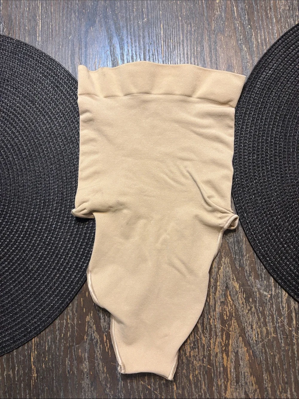 SKIMS Mica XS seamless sculpt high waisted thong (smokers)